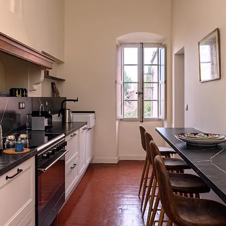 Guest house Palais Aoma, Particulier De Luxe En Provence 2*
